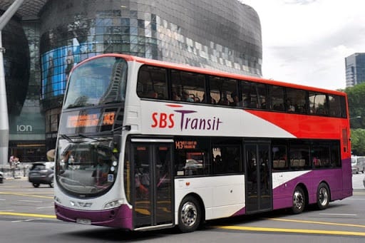 Lựa chọn SBS Transit cũng sẽ là sự lựa chọn không tồi khi di chuyển tại Singapore