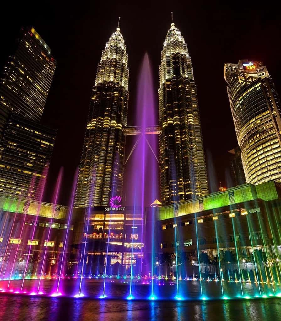 tháp đôi Petronas có gì