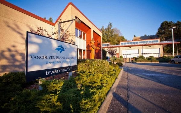 Đại học Vancouver Island được đánh giá cao về chất lượng và cơ sở hạ tầng
